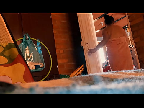 ❤️ דודי הולך אחרי למקלחת, הוא מזיין אותי בזמן שאני מתקלח. פורנו ב-iw.hochu-sex-tomsk.ru