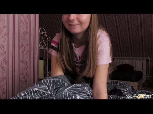 ❤️ בלונדי יונקת את ה-BFF שלה עמוק ומקבלת גמור בפה פורנו ב-iw.hochu-sex-tomsk.ru